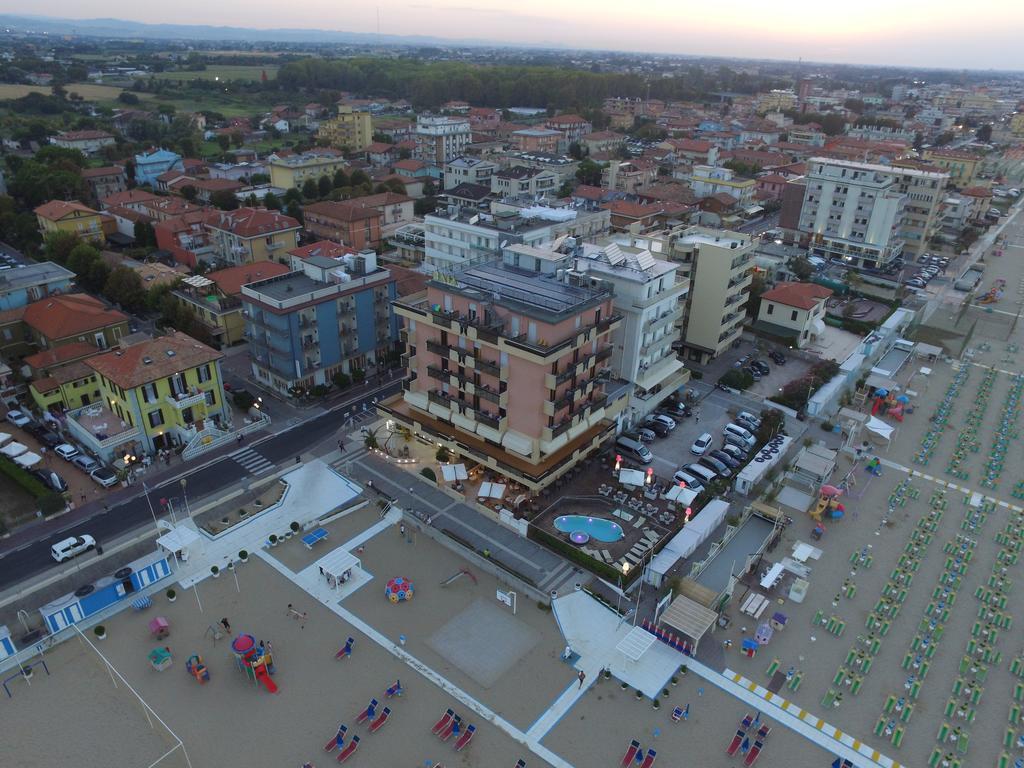 Hotel Baia Rimini Kültér fotó